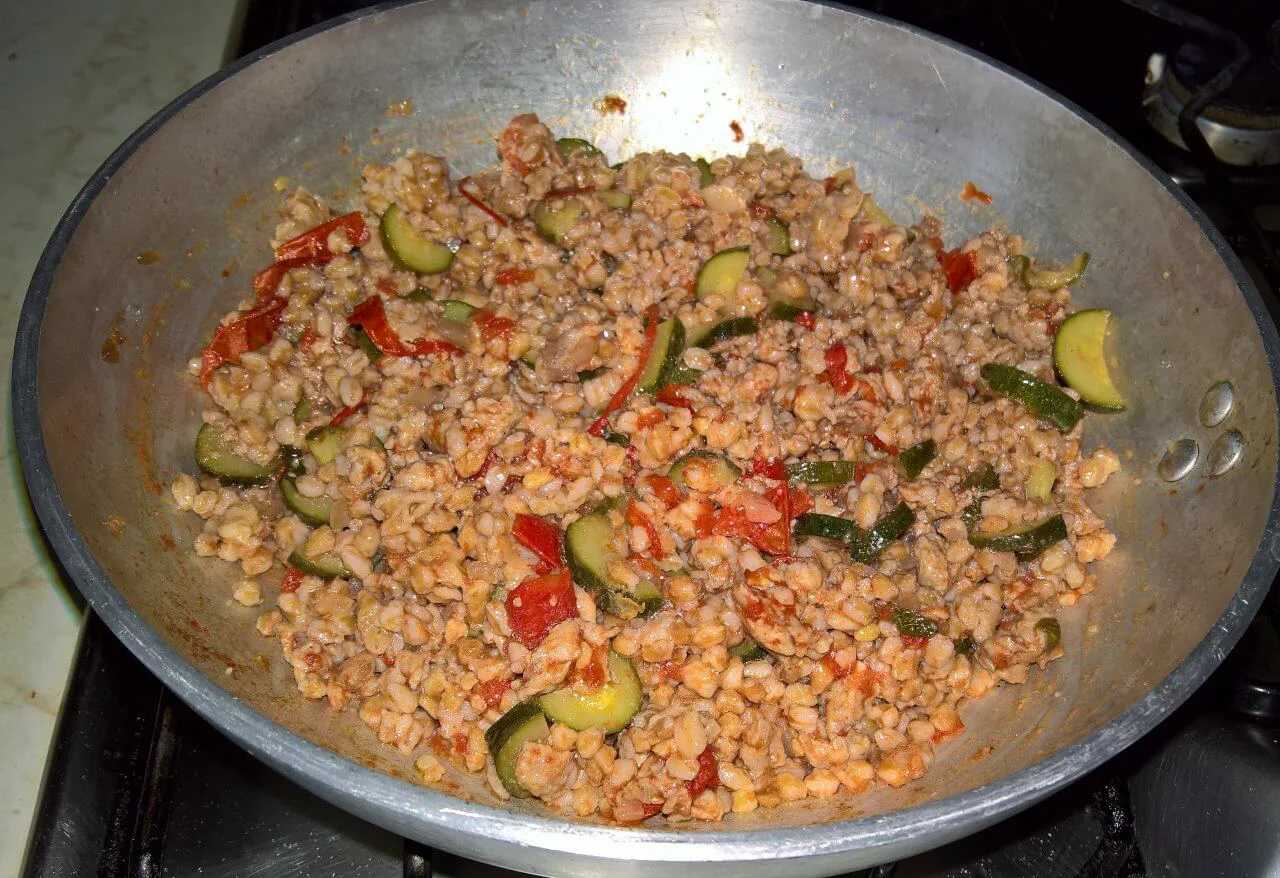 farro salsiccia e zucchine